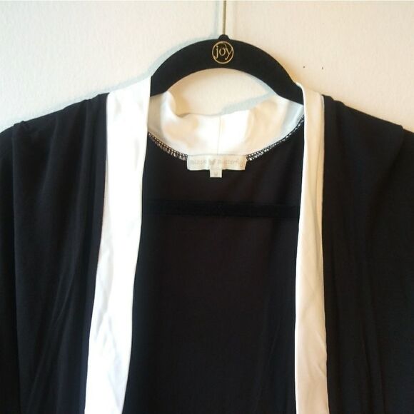 BLACK BUTTERFLY TUNIC - BLACK & WHITE - Picture 3 of 5